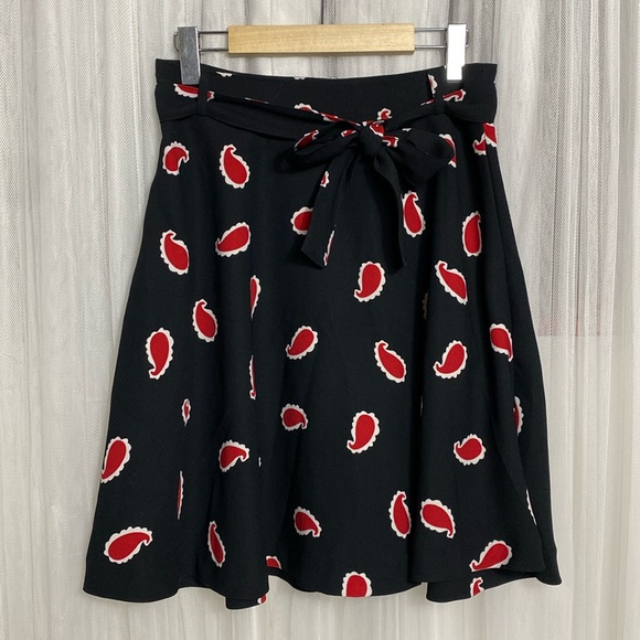 Simons Dresses & Skirts - Icone for Simons skater/flare black/red short skirt! Size S